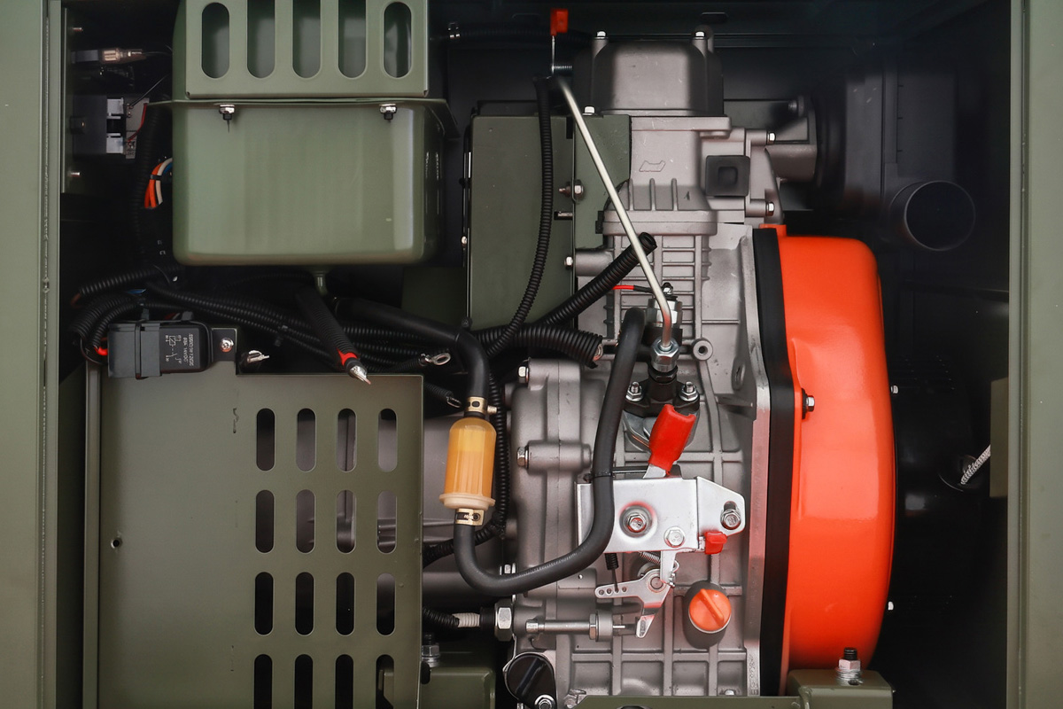 Spill-proof coolant box